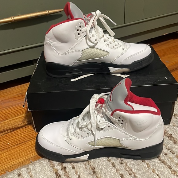 Air Jordan 5 Retro (gs) 2013 - Picture 6 of 9